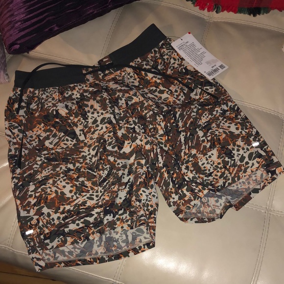 lululemon (M) License to Train Short 7" *LL - Picture 2 of 13